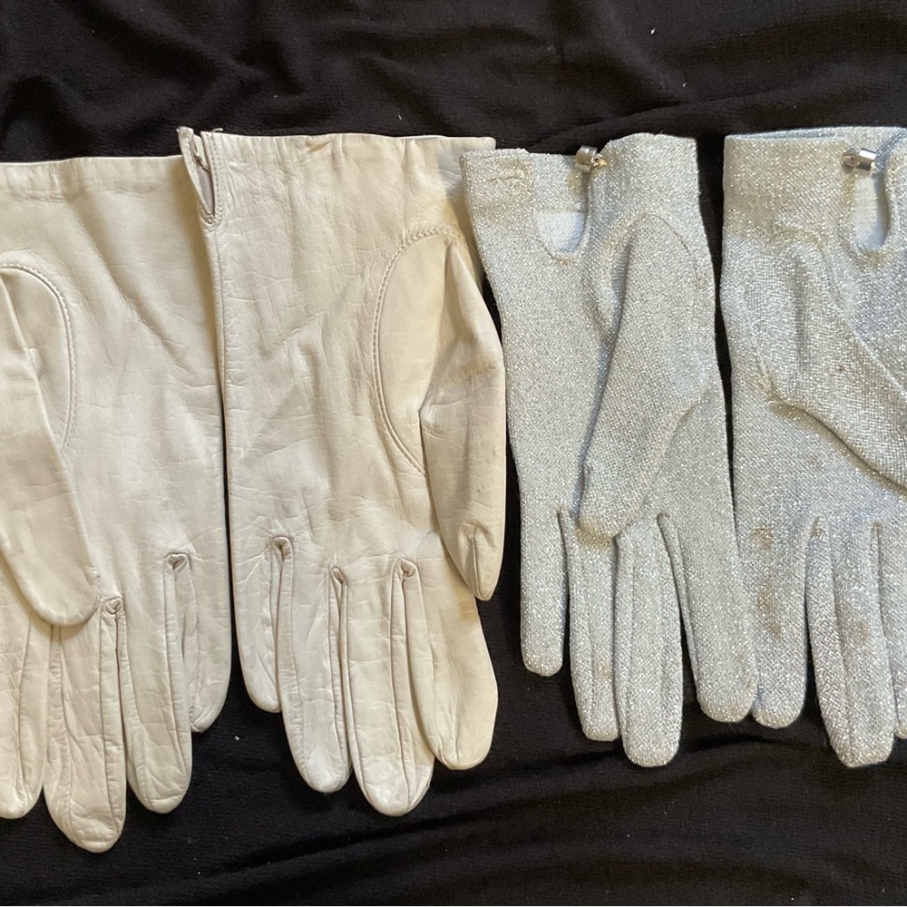 END RUN (11) Pair Gloves: White, Red, Silver and Purple Gloves.